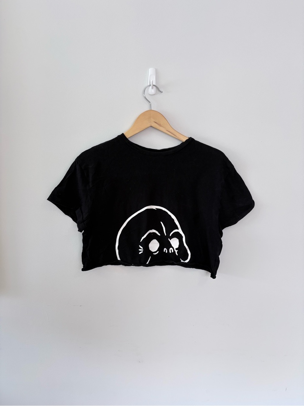 Cheap Monday Black Oversized Cropped Tee with White Skull Motif Size Women’s S